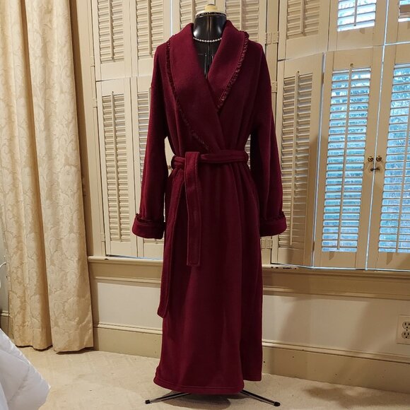 Vintage Burgundy Robe NWOT Amanda Stewart Heavy Warm & Ruffled Size S - Picture 1 of 9